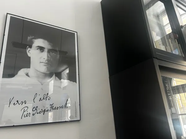 Pier Giorgio Frassati ritratto nel centro |  | VG / ACI stampa