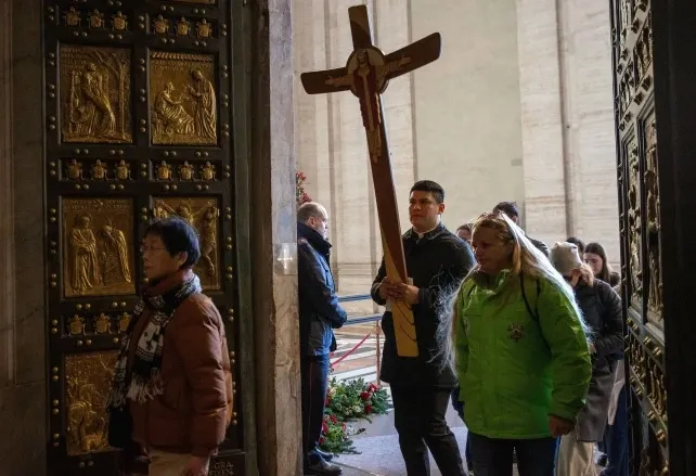 Il passaggio della Porta Santa |  | Daniel Ibanez EWTN