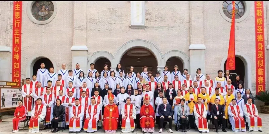 Le foto della "Istallazione" |  | Asia News