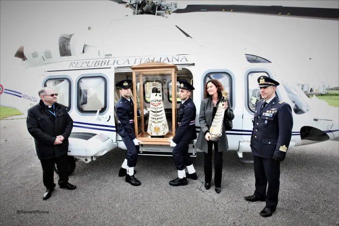 Alcune immagini della Peregrinatio della immagine della Madonna di Loreto | | Santuario di Loreto