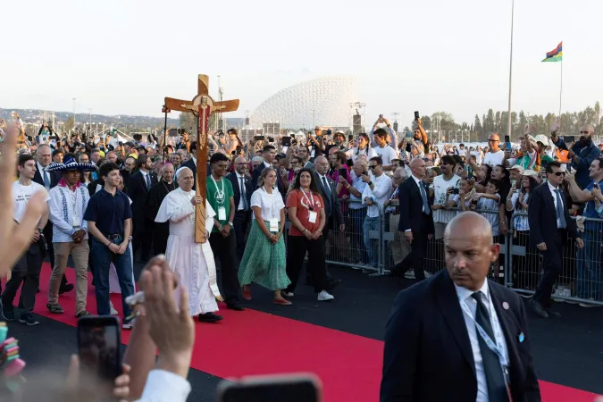 Papa Leone porta la Croce a Tor Vergata |  | Daniel Ibanez / ACI group