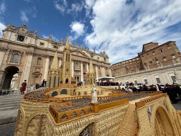 L'opera in Piazza San Pietro |  | Daniel Ibanez / EWTN