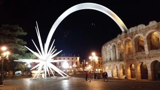 La cometa dell'Arena di Verona |  | tripadvisor