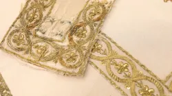 dettaglio del pontificale di Gregorio XVI scoperto nella cattedrale di Losanna / Bernard Hallet / Cath.ch