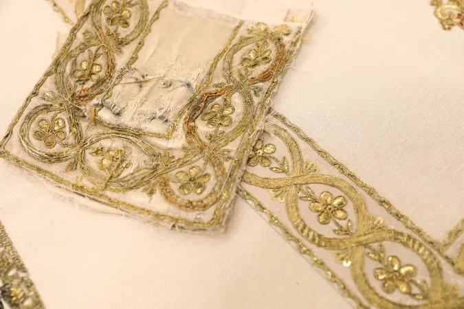 Pontificale Gregorio XVI | dettaglio del pontificale di Gregorio XVI scoperto nella cattedrale di Losanna | Bernard Hallet / Cath.ch