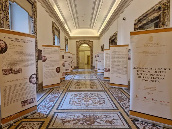 Mostra martiri Ungheria | La mostra dedicata ai martiri bianchi e rossi di Ungheria | Ambasciata di Ungheria presso la Santa Sede