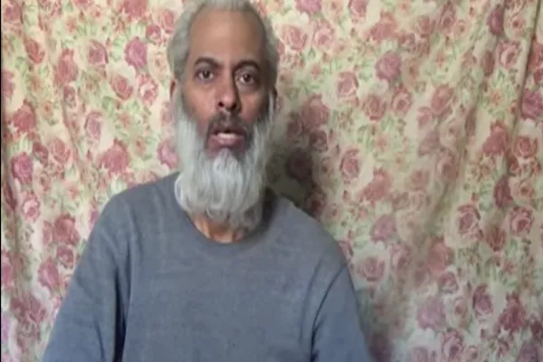 Uno screenshot del presunto video di padre Tom diffuso in rete lo scorso 26 dicembre / YouTube