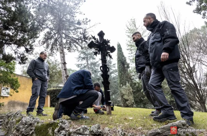 La Benedizione della Croce Lituana |  | Governatorato della Città del Vaticano