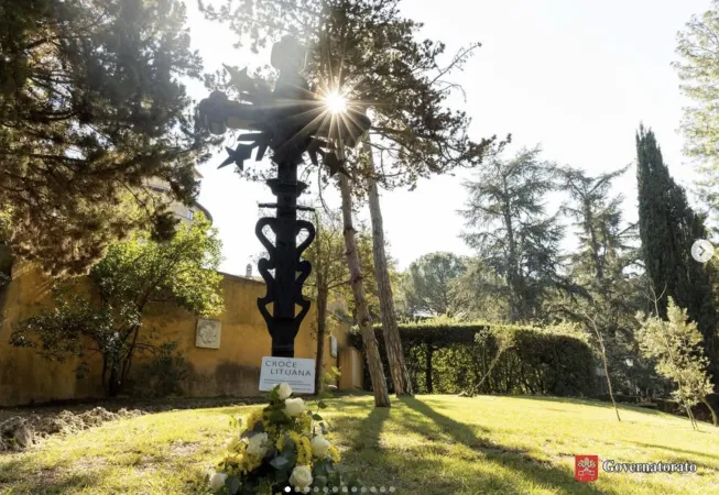 La Benedizione della Croce Lituana |  | Governatorato della Città del Vaticano