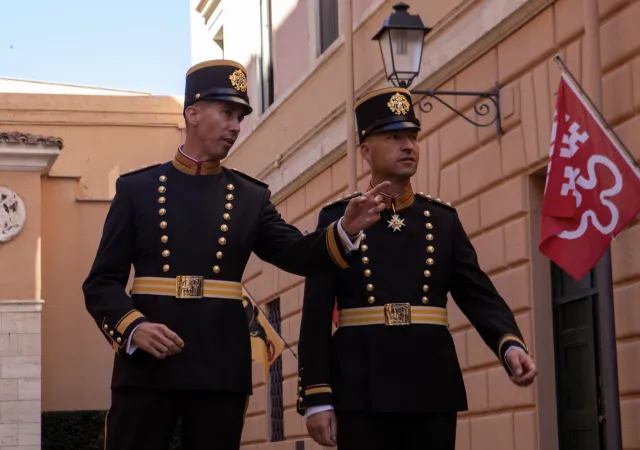 Le nuove divise della GSP per la Mezza Gala |  | EWTN