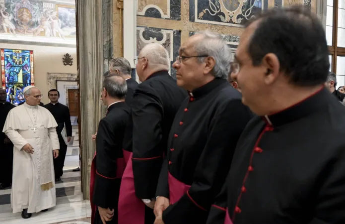 Il Papa e i partecipanti al Corso della Rota Romana | | Vatican Media