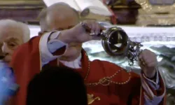 Un momento del prodigio di oggi / Credit Chiesa di Napoli, diretta web