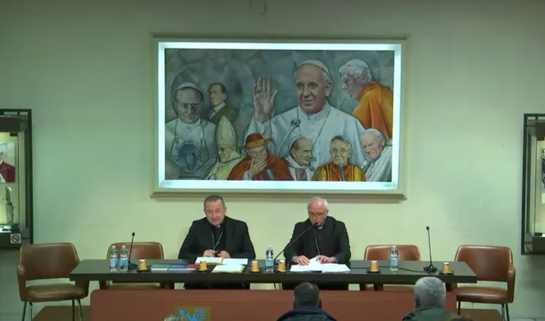 La conferenza stampa |  | CEI