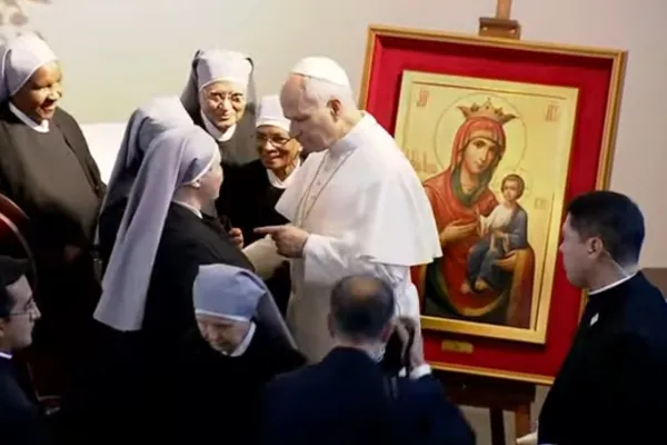 L'incontro con le Piccole sorelle dei Poveri / Credit Vatican Media