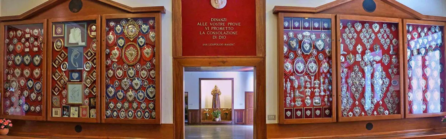 Gli ex voto nel Santuario di San Leopoldo a Padova  |  | Santuario di san Leopoldo