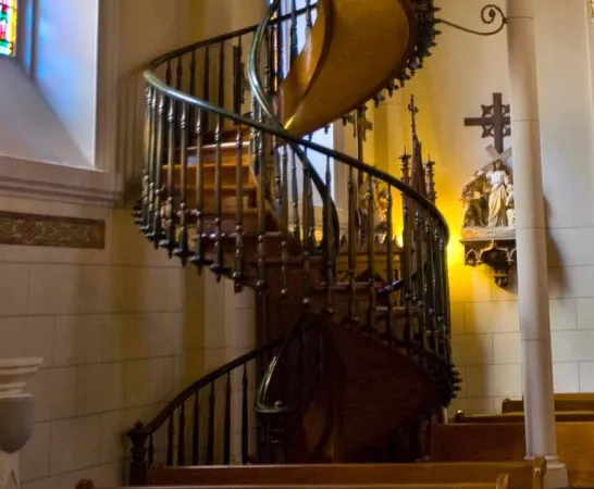 La prodigiosa scala di San Giuseppe a Santa Fe (New Messico) | La prodigiosa scala di San Giuseppe a Santa Fe (New Messico) | Credit lorettochapel.com