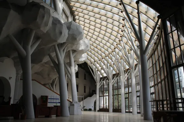 L'interno della Università Cattolica Pazmany Peter, che Papa Francesco visiterà / Wikimedia Commons