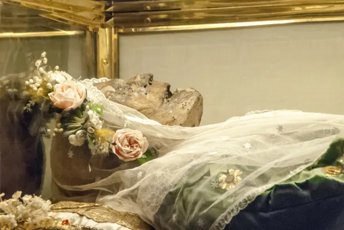 Lucca - Chiesa di San Frediano - Cripta di Santa Zita. |  | ttps://it.m.wikipedia.org/