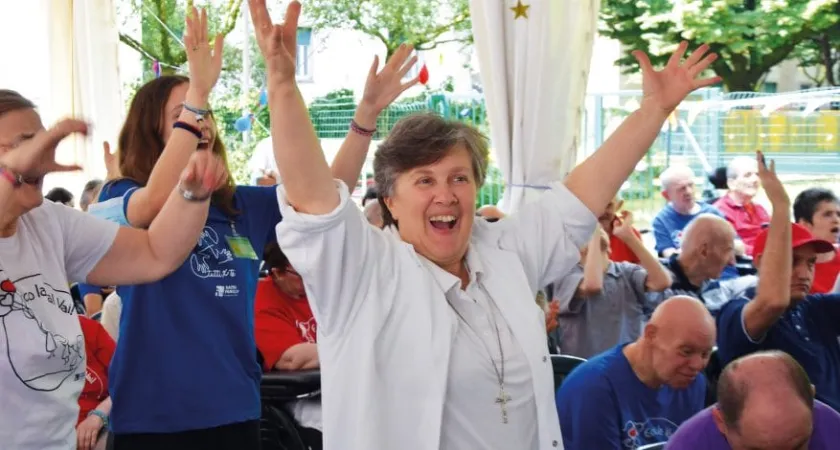 Le suore |  | https://www.sacrafamiglia.org/