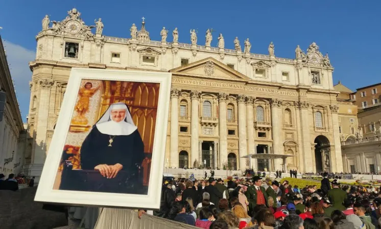 L'immagine di Madre Angelica oggi in Piazza San Pietro | | Martha Calderon CNA