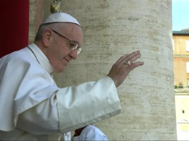 Papa Francesco pronuncia il messaggio di Natale | | CTV