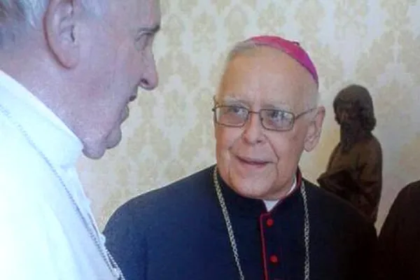 Un momento dell'incontro tra Papa Francesco e il vescovo Roberto Luckert - Città del Vaticano, 1 giugno 2015 / ilsismografo.blogspot.com