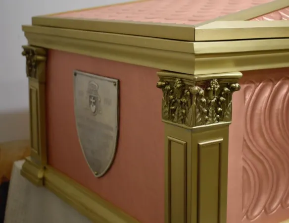 Un dettaglio dell'urna del beato Stenone | | Sacred art school