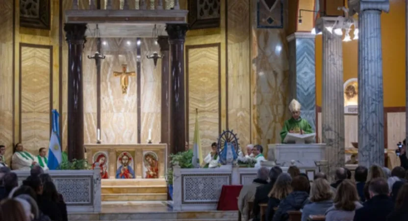 La Messa del Cardinale Reina |  | Daniel Ibanez CNA