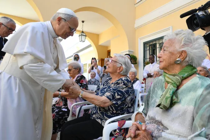 La visita del Papa alla casa di riposo Santa Marta |  | Vatican Media