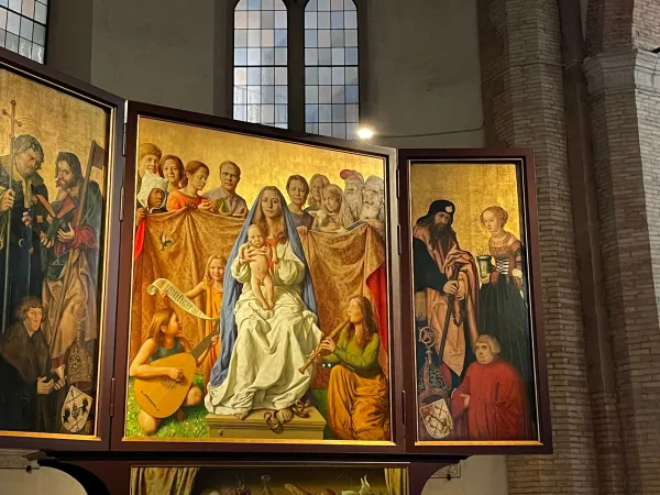 La pala di Cranach- Triegel nella chiesa di Santa Maria in Campo Santo | | Acistampa