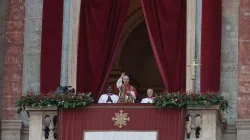 Leone XIV, Urbi et Orbi, Natale 2025, Loggia delle Benedizioni, Basilica Vaticana, 25 dicembre 2025 / Daniel Ibanez / EWTN
