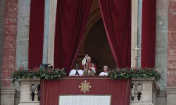 Leone XIV, Urbi et Orbi, Natale 2025, Loggia delle Benedizioni, Basilica Vaticana, 25 dicembre 2025 / Daniel Ibanez / EWTN